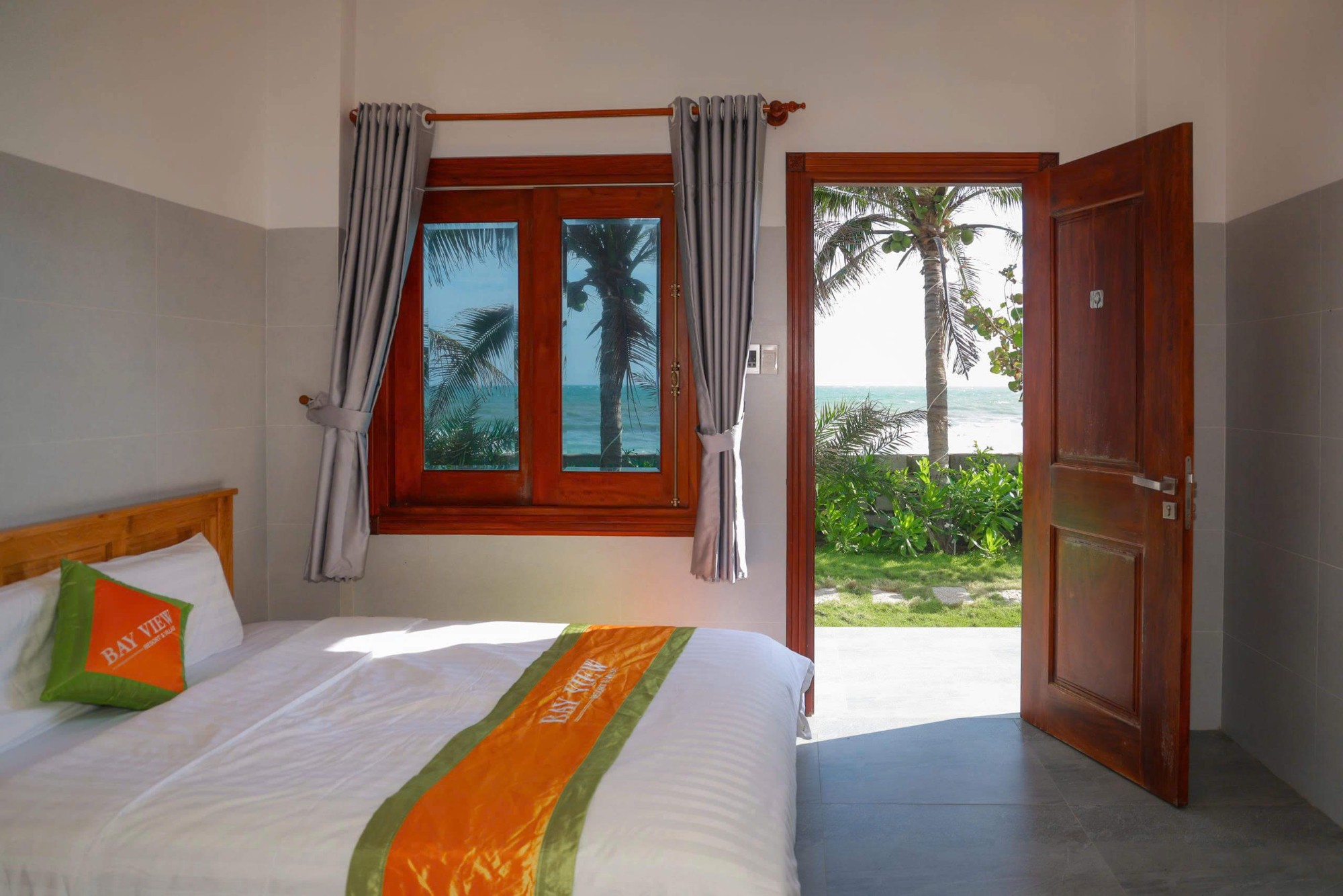 Deluxe Beach Front Double Room - Seaview