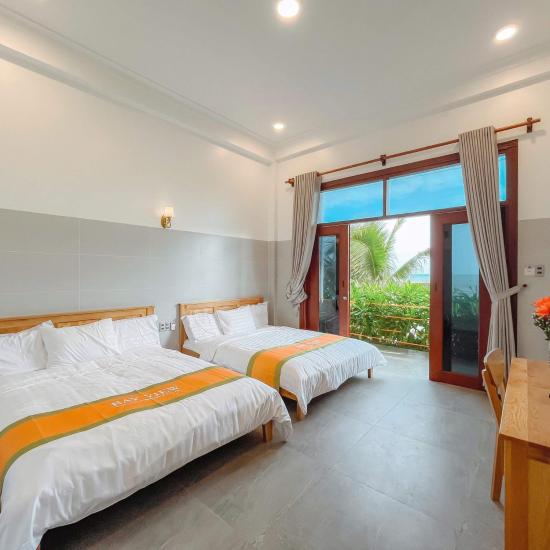 Deluxe Beach Front Twin Room - Pool & Seaview