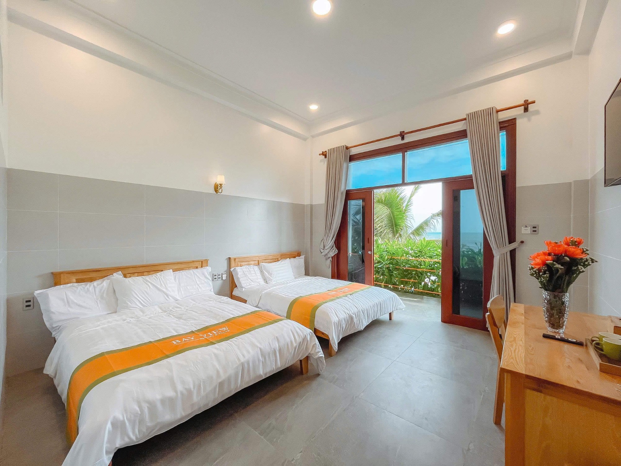Deluxe Beach Front Twin Room - Pool & Seaview